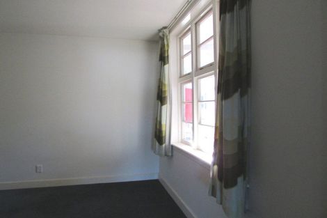 Photo of property in 2 Hawkhurst Road, Lyttelton, 8082