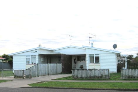 Photo of property in 13 Temuera Street, Otaki, 5512