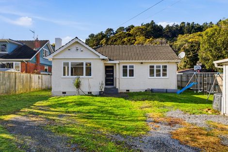 Photo of property in 19 Peel Place, Wainuiomata, Lower Hutt, 5014