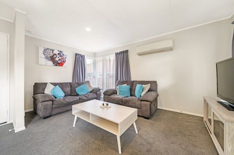 Photo of property in 2/15 Gemstone Drive, Birchville, Upper Hutt, 5018