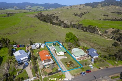 Photo of property in 92 Bays Road, Orere Point, Papakura, 2585