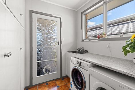 Photo of property in 6 Carlton Terrace, Westown, New Plymouth, 4310