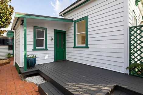 Photo of property in 128 Victoria Street, Cambridge, 3434