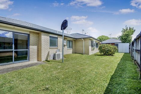 Photo of property in 2 Finchley Place, Hamilton East, Hamilton, 3216