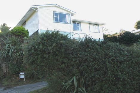 Photo of property in 35 Salford Street, Newlands, Wellington, 6037