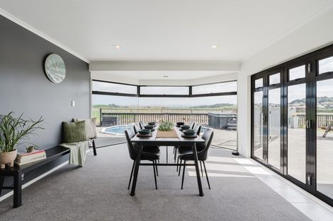 Photo of property in 12 Sunny Dale, Western Heights, Hamilton, 3200