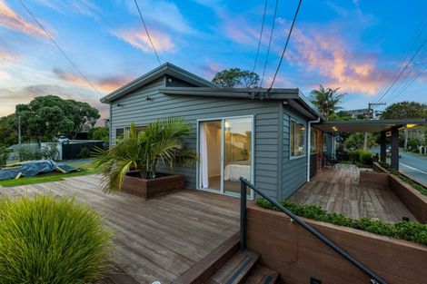 Photo of property in 2 Claude Road, Stanmore Bay, Whangaparaoa, 0932
