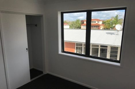 Photo of property in 12c Dawn Place, Te Atatu South, Auckland, 0610