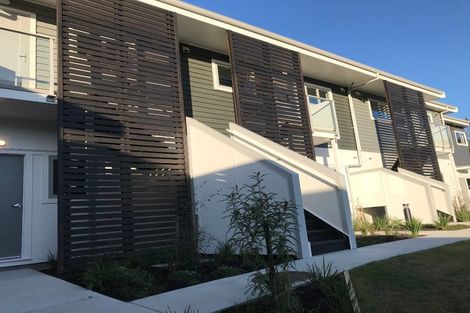 Photo of property in 3/14 Atkinson Street, Newlands, Wellington, 6037