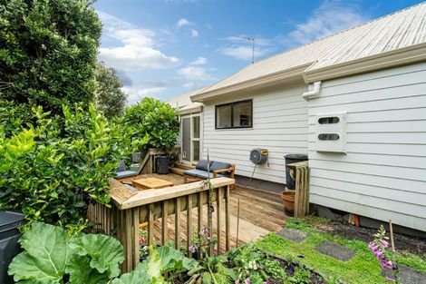 Photo of property in 3 Emery Grove, Bayview, Auckland, 0629