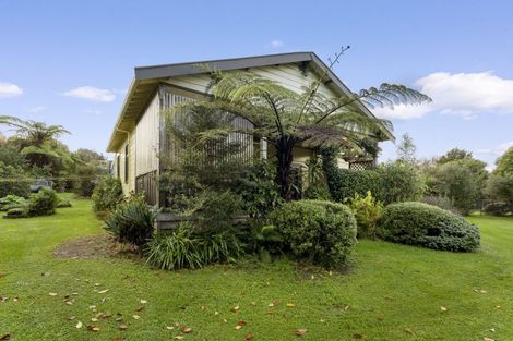 Photo of property in 36 Muhunoa Road West, Ohau, Levin, 5570