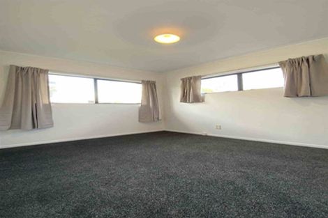 Photo of property in 2/19 Tane Street, New Lynn, Auckland, 0600