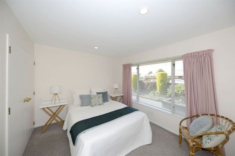 Photo of property in 141 Avonhead Road, Avonhead, Christchurch, 8042