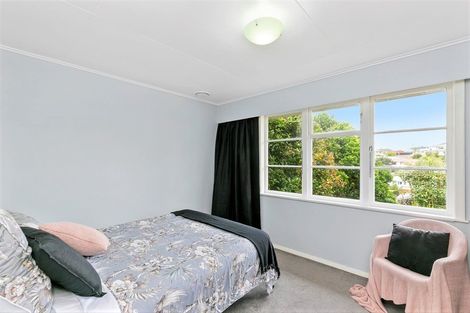 Photo of property in 61 Salford Street, Newlands, Wellington, 6037