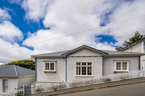 Photo of property in 51 Aurora Terrace, Kelburn, Wellington, 6012