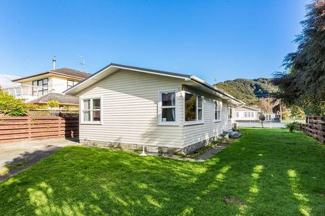 Photo of property in 30 Karamu Crescent, Wainuiomata, Lower Hutt, 5014