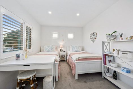 Photo of property in 1/13 Milford Road, Milford, Auckland, 0620