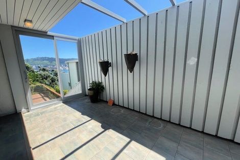 Photo of property in Beau Port Apartments, 30 The Crescent, Roseneath, Wellington, 6011