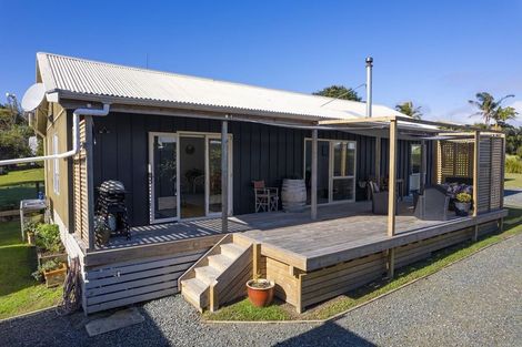 Photo of property in 12 Peninsula Parade, Hihi, Mangonui, 0494