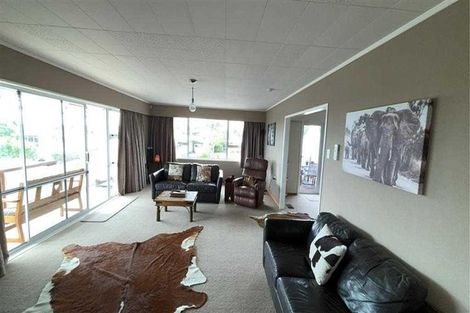 Photo of property in 44 Nevada Drive, Merrilands, New Plymouth, 4312