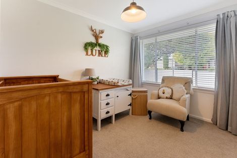 Photo of property in 25 Montana Road, Totara Park, Upper Hutt, 5018