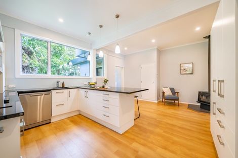 Photo of property in 22a Chatsworth Road, Silverstream, Upper Hutt, 5019