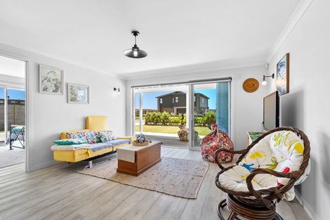 Photo of property in 3 Christie Close, Pataua North, Parua Bay, 0175