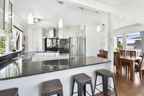 Photo of property in 11 David Avenue, Hillpark, Auckland, 2102