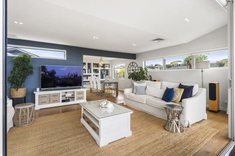 Photo of property in 10 Mccrystal Avenue, Bucklands Beach, Auckland, 2012