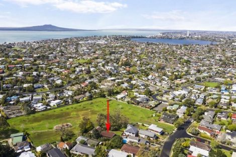 Photo of property in 1/56 Knightsbridge Drive, Forrest Hill, Auckland, 0620