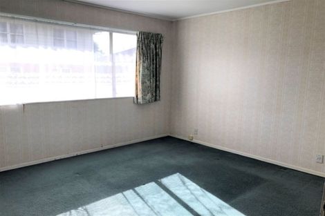 Photo of property in 1/4267 Great North Road, Glendene, Auckland, 0602