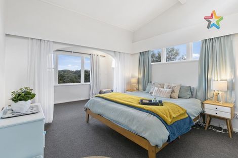 Photo of property in 35 Titiro Moana Road, Korokoro, Lower Hutt, 5012