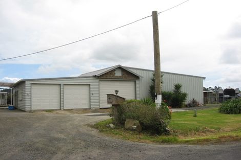 Photo of property in 56 Motu Road, Kumeu, 0891