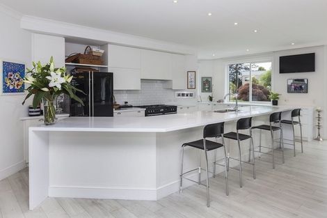 Photo of property in 11 Pentlow Place, Fendalton, Christchurch, 8052