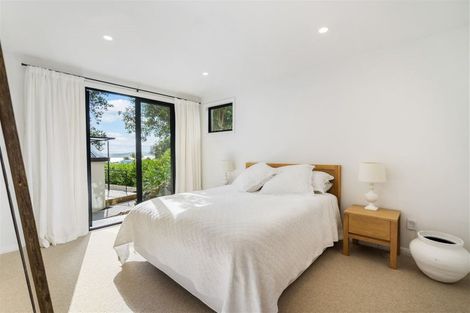 Photo of property in 10 Zita Avenue, Matakatia, Whangaparaoa, 0930