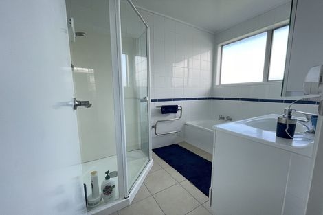 Photo of property in 28a Waimumu Road, Massey, Auckland, 0614