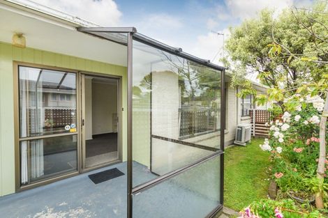 Photo of property in 2 Bethel Court, Milson, Palmerston North, 4414