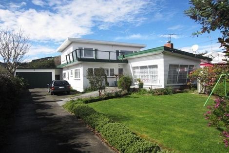 Photo of property in 52 Oxford Street, Tawa, Wellington, 5028