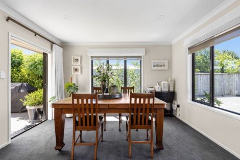 Photo of property in 2/11 Te Aute Road, Havelock North, 4130