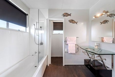 Photo of property in 2 Emlyn Place, Avondale, Christchurch, 8061