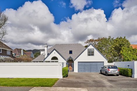 Photo of property in 1 Manuka Avenue, Woburn, Lower Hutt, 5010