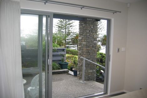 Photo of property in 1/9 Ellangowan Road, Waiake, Auckland, 0630