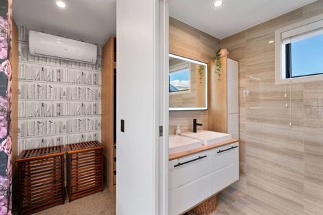 Photo of property in 52 Stratford Drive, Mount Pisa, Cromwell, 9383