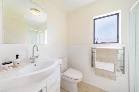 Photo of property in 42 Gurkha Crescent, Khandallah, Wellington, 6035