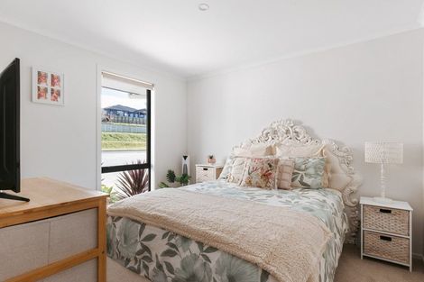 Photo of property in 39 Flounder Drive, Omokoroa, 3114