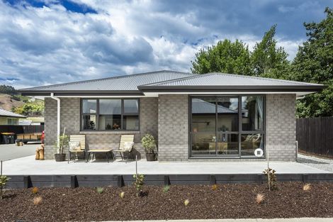 Photo of property in 53 Owhiro Avenue, Mosgiel, 9024