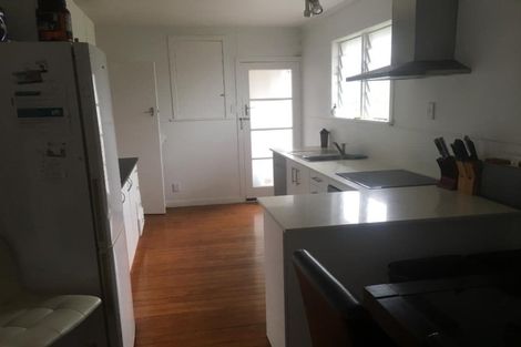 Photo of property in 5 Murray Road, Te Atatu Peninsula, Auckland, 0610