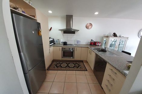 Photo of property in 8/18 Pannill Place, Oteha, Auckland, 0632