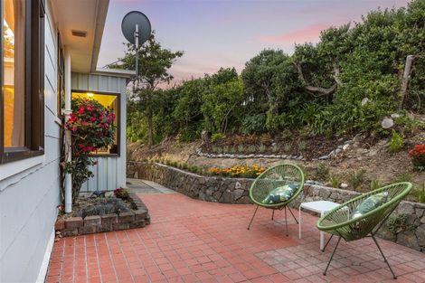 Photo of property in 77 Motuhara Road, Plimmerton, Porirua, 5026