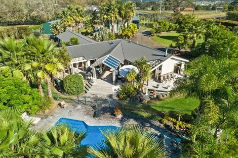 Photo of property in 136 Oraha Road, Kumeu, 0892